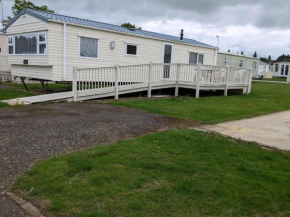 Charming Caravan At Manor Park, Nearby Hunstanton Beach In Norfolk Ref 23035C